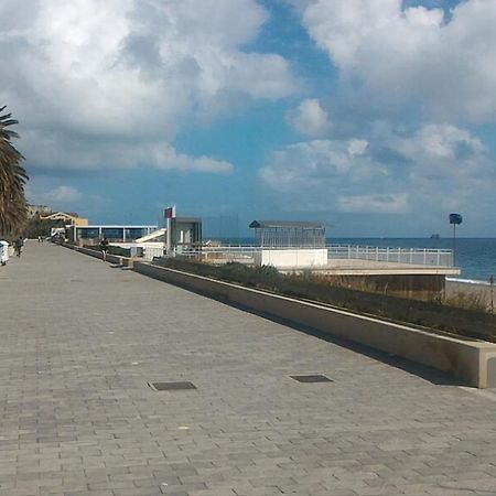 Ca' Mariuccia. Appartamento A Un Passo Dal Mare Savona Esterno foto