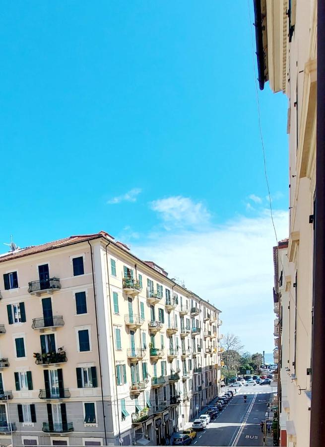 Ca' Mariuccia. Appartamento A Un Passo Dal Mare Savona Esterno foto
