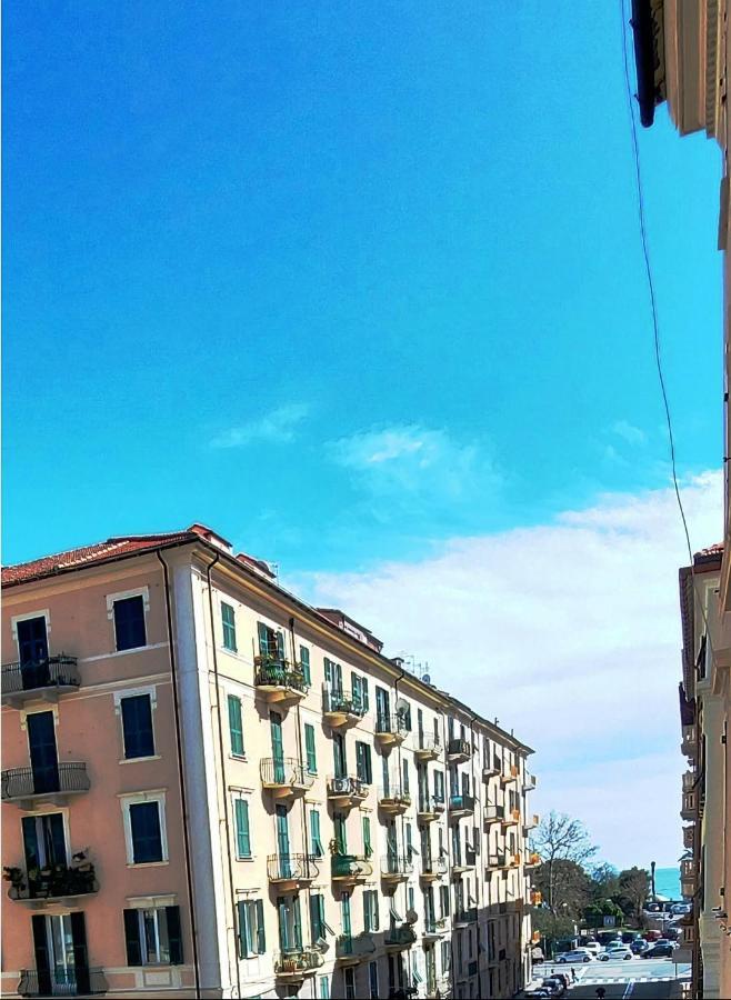 Ca' Mariuccia. Appartamento A Un Passo Dal Mare Savona Esterno foto